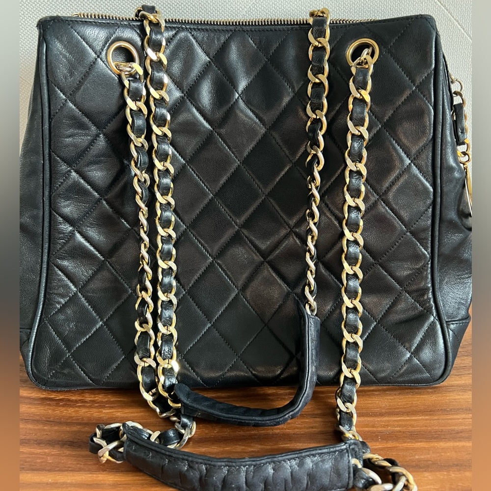 Chanel Paris Quilted Lambskin Leather Handbag With Gold Chain Shoulder Bag